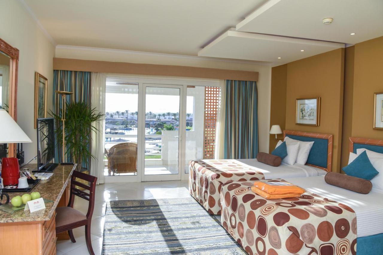 Pickalbatros Golf Beach Resort Sharm el-Sheik Eksteriør bilde A room at the Hilton Sharm El Sheikh