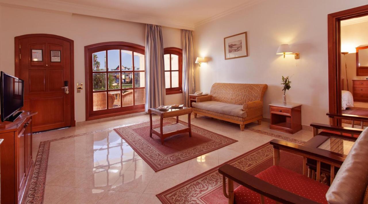 Pickalbatros Golf Beach Resort Sharm el-Sheik Eksteriør bilde A suite at the hotel
