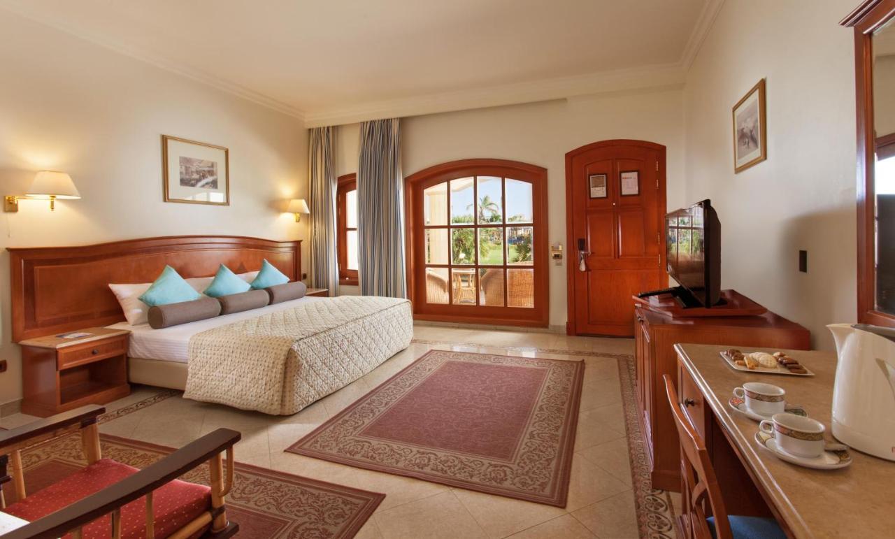 Pickalbatros Golf Beach Resort Sharm el-Sheik Eksteriør bilde A room at the Hilton Sharm El Sheikh