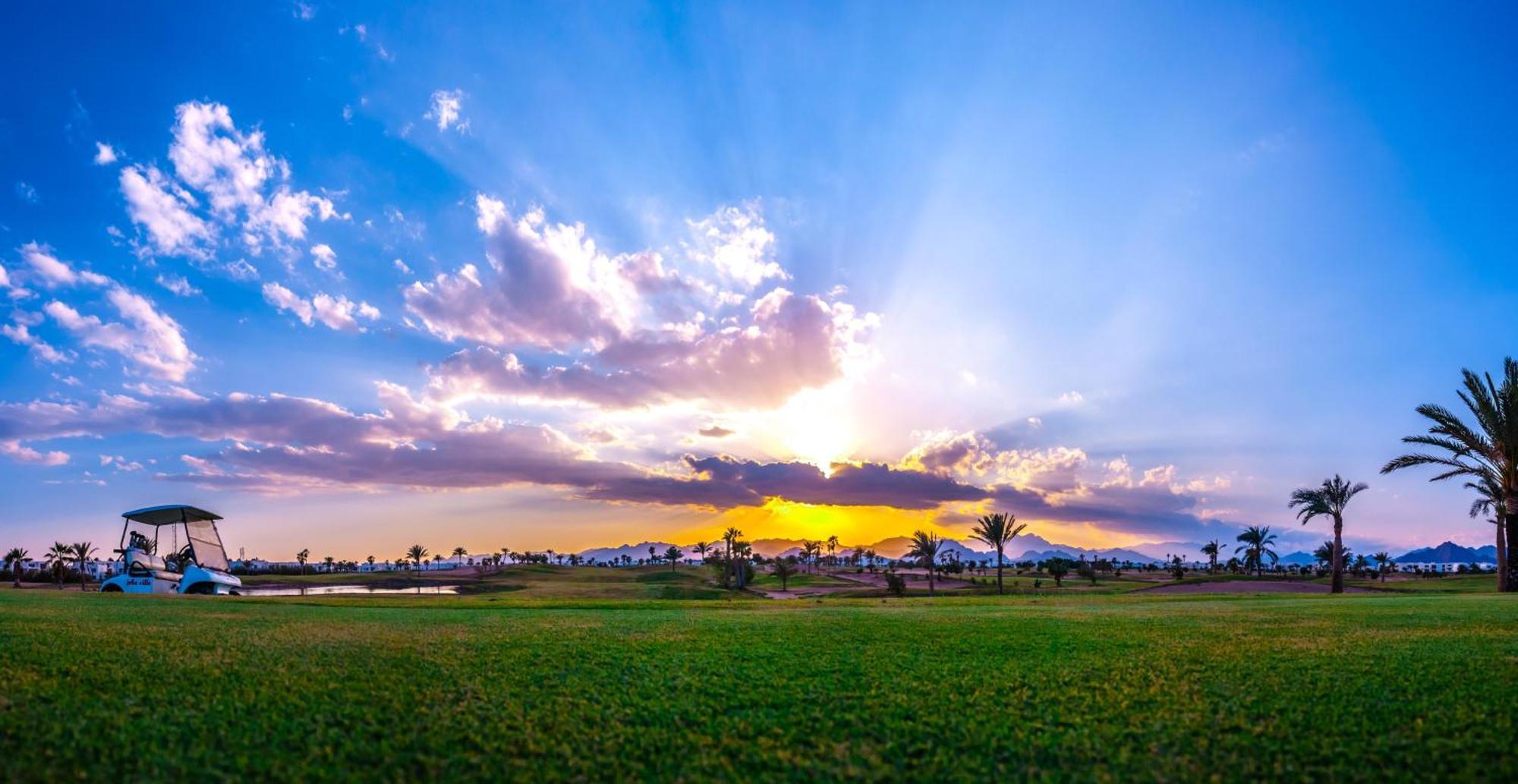 Pickalbatros Golf Beach Resort Sharm el-Sheik Eksteriør bilde Sunset in the desert