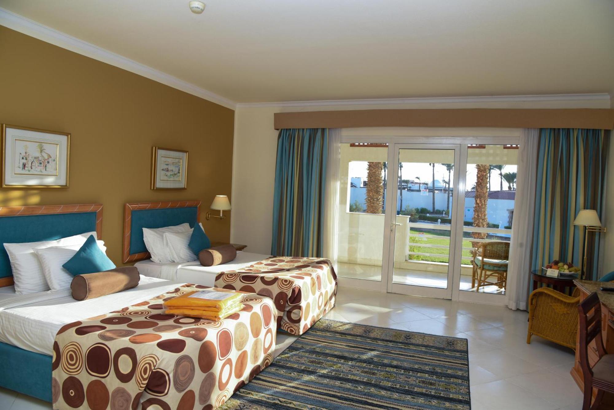 Pickalbatros Golf Beach Resort Sharm el-Sheik Eksteriør bilde A room at the Hilton Sharm El Sheikh